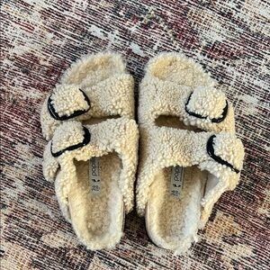 Cozy Cream Fuzzy Sandals
